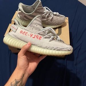 Yeezy 350 v2